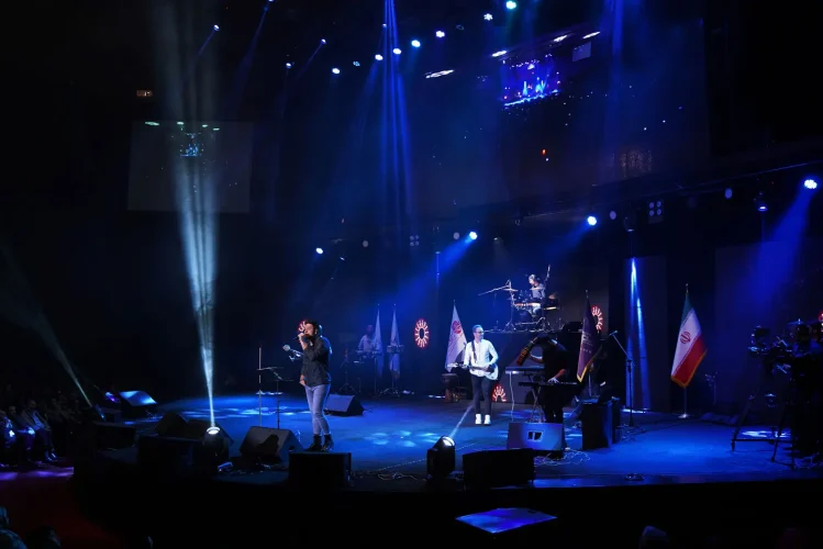 بنر کنسرت مؤسسه چند منظوره فرهنگی ، هنری تبلیغاتی و موسیقیایی پایتخت